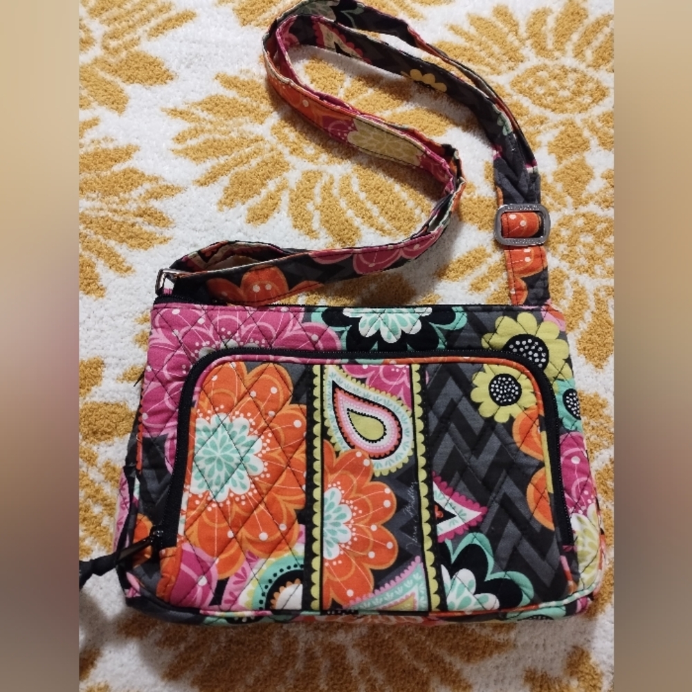 Vera Bradley Vibrant Floral "Ziggy Zinnia"Quilted Crossbody Bag